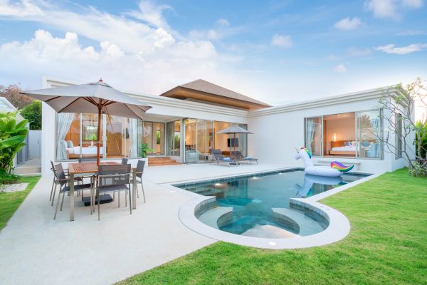 Pool Deck Pouring in Vista