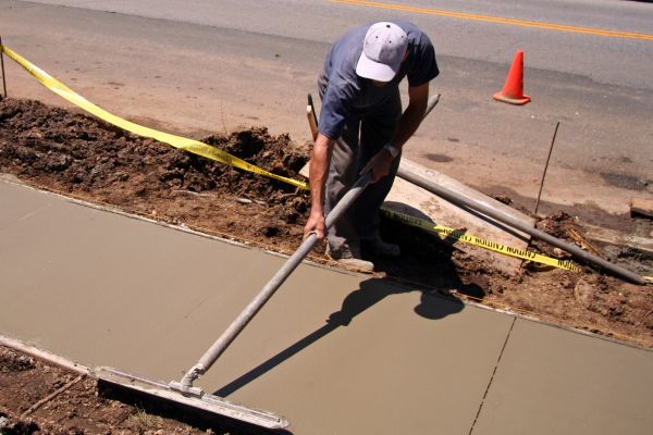 Sidewalk Cementing in Vista